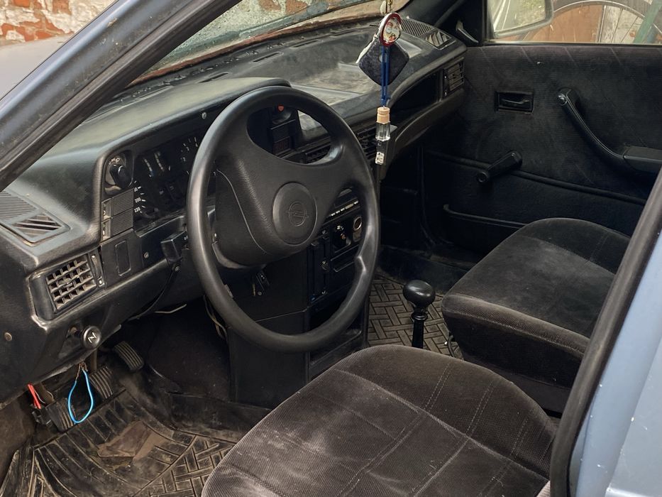 Опель кадет продаю