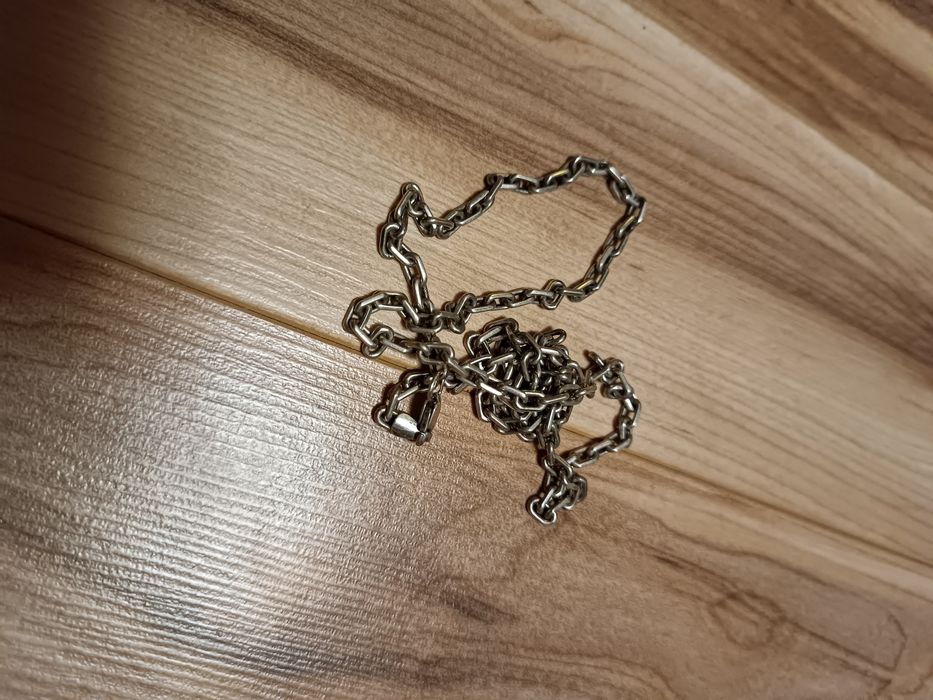 Серебряная цепочка якорная.