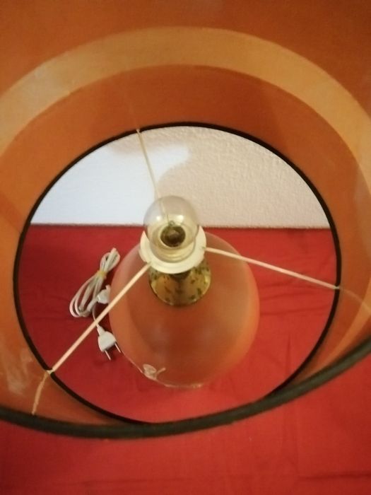 Candeeiro de mesa antigo.