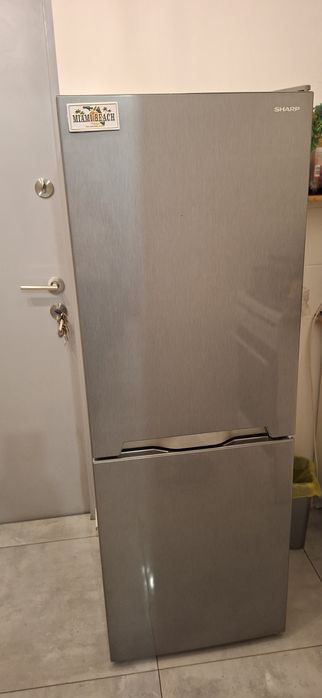 Lodówka SHARP Super stan