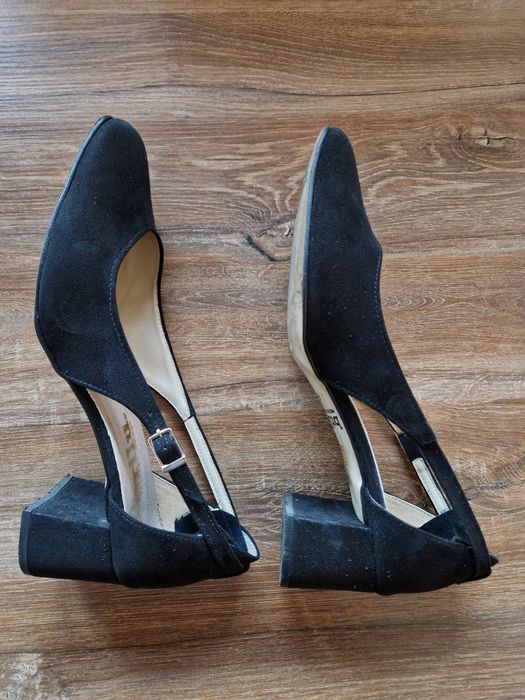 Czarne welurowe czółenka Brilu, r. 40