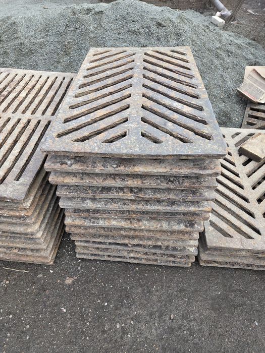 Решітки чавунні 100×60 см