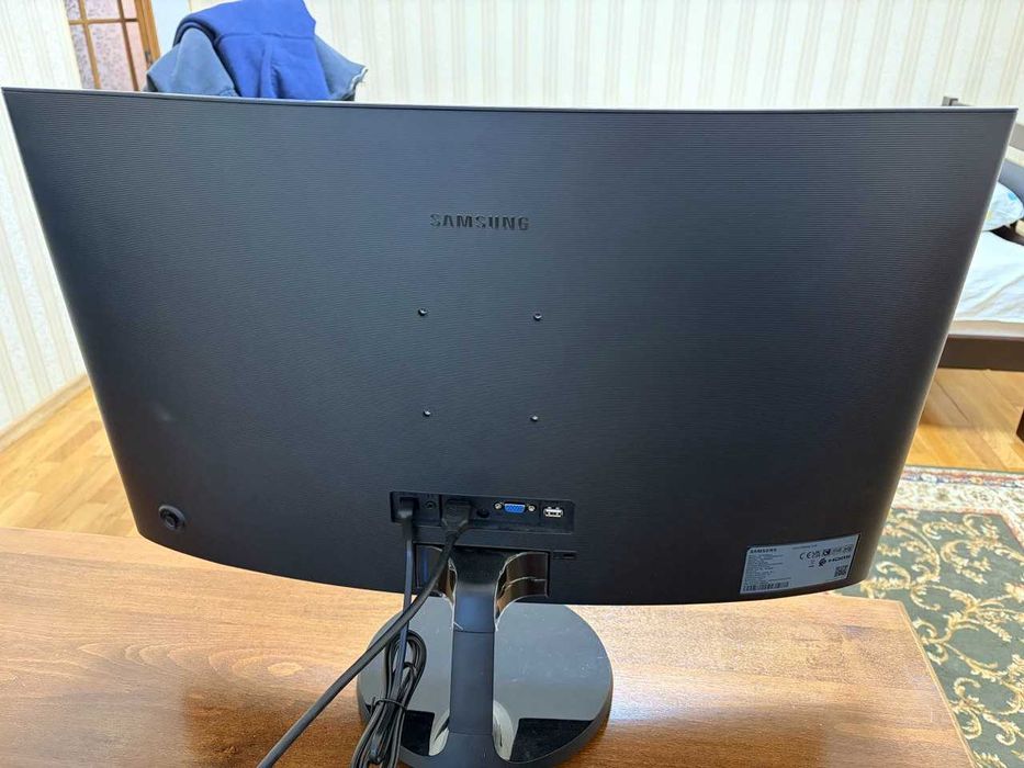 Монітор Samsung Essential S3 27''