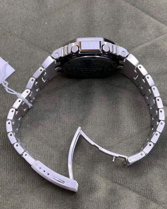 Продаю свои Casio G-Shock GM-B2100D