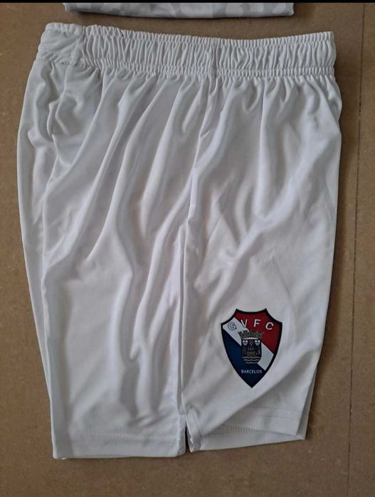 Camisola e calções Gil Vicente NOVOS, Tam. 8 anos