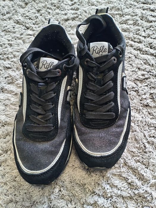 Кросівки для дівчинки