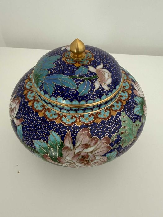 Pote chinês de gengibre com tampa em Cloisonné