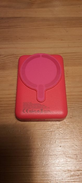 Power bank + 2 capas IPhone 16