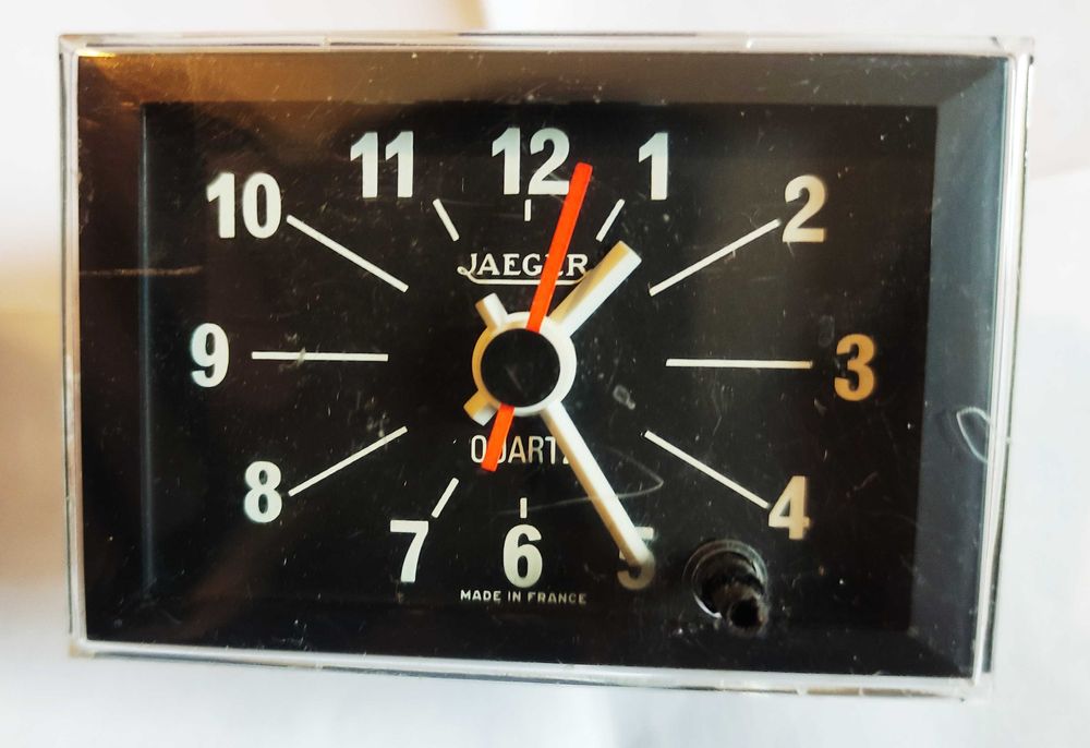 Jaeger - Часы в Машину, Франция