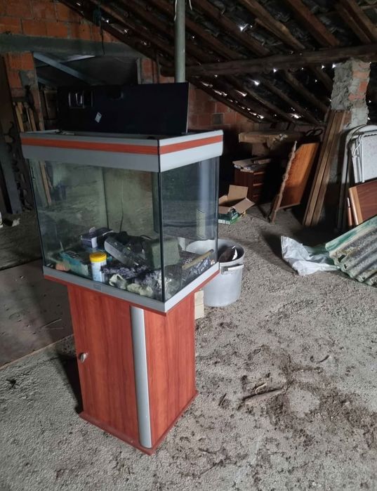 Aquário 140L boas condições