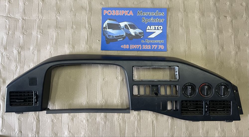 Накладка торпедо Mercedes Sprinter TDI 95-00 VW LT