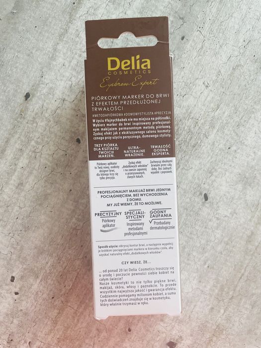 Piórkowy marker do brwi Delia