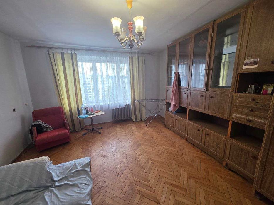 Продаж 4 кімнатної квартири вул Паньківського (район Мазепи )