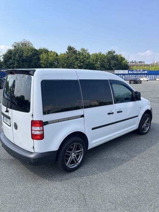 Продам Volkswagen Caddy 1.6TDI 2011
