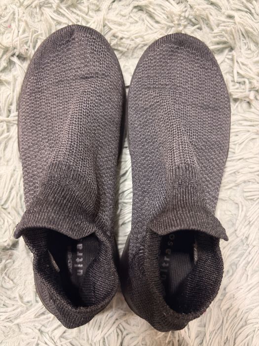 Сліпони . Кросівки .