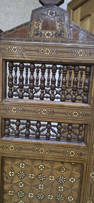 Espectaculares cadeirões Indo-Portugueses