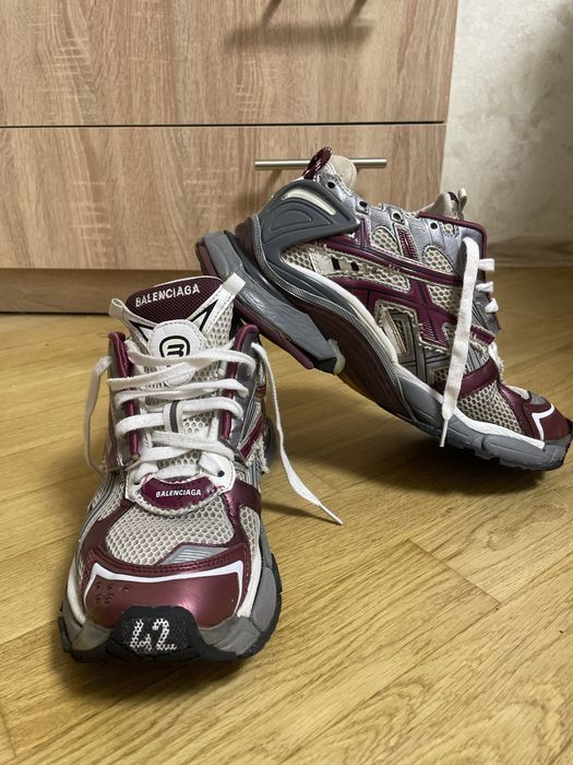 Balenciaga Runner 42