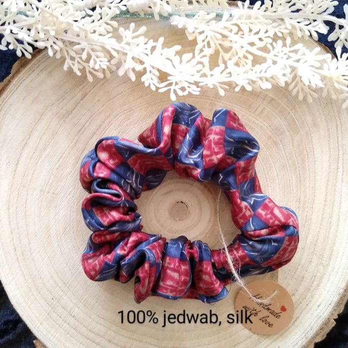 Nowa jedwabna gumka scrunchie