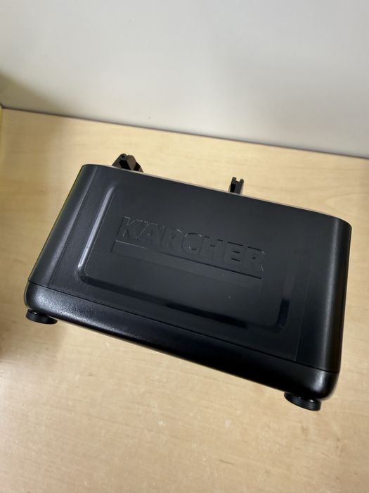 Szybka ładowarka karcher 18v 2,5 A Battery Power ,do odkurzacza i inne
