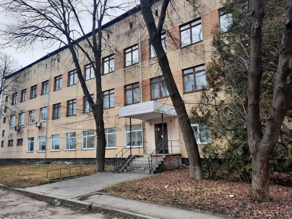 Оренда Укртелеком! 1500,7 м²; смт. Ставище, вул. Цимбала Сергія, 42