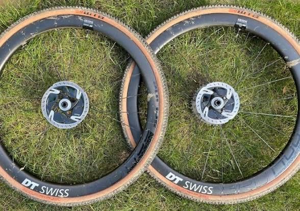 Rodas gravel dt swiss 1400 carbono