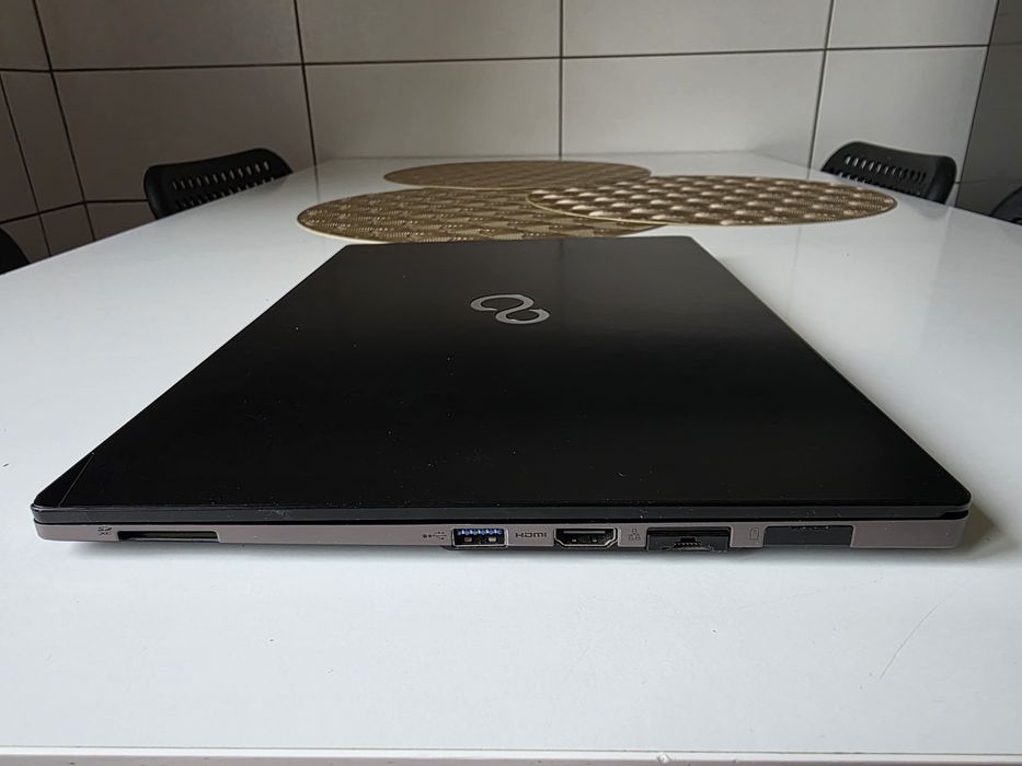 Laptop Fujitsu Lifebook U904
