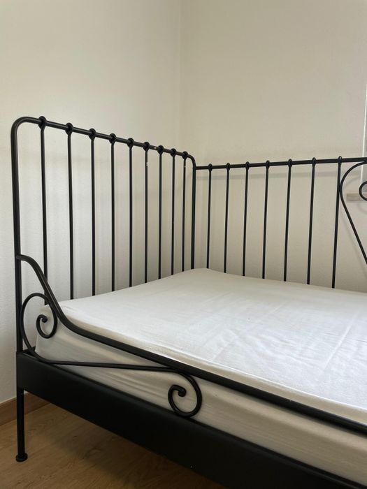 Sofá cama em ferro