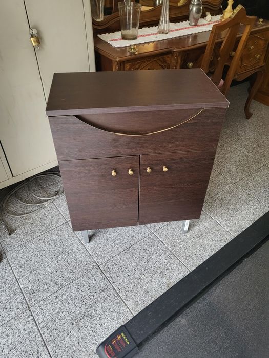 Mobel pequeno de arrumação