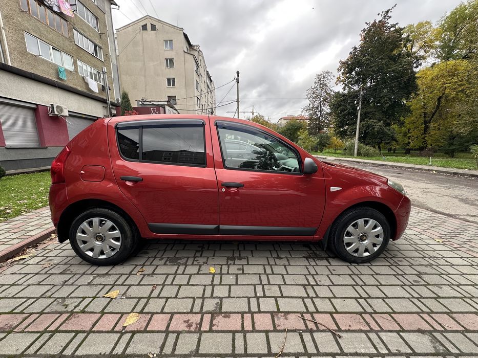 Renault Sandero 2011