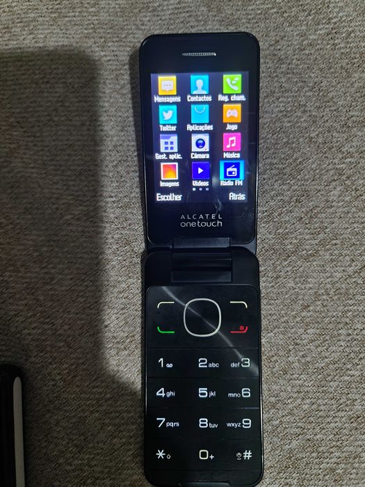 Telemovel Alcatel de teclado