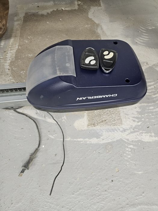 Automat do bramy garażowej mocny chamberlain 2 piloty