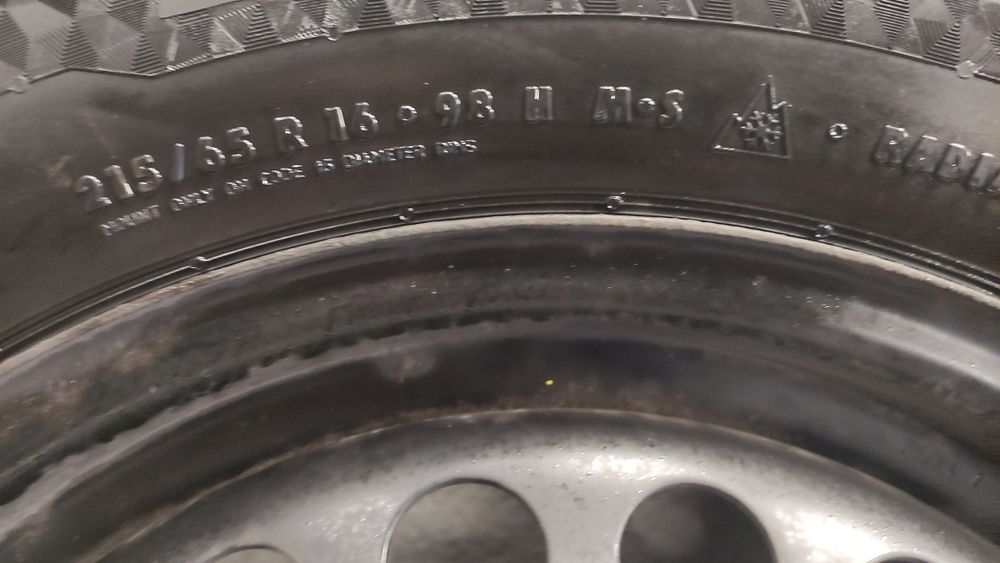 Opony zimowe wraz felgami