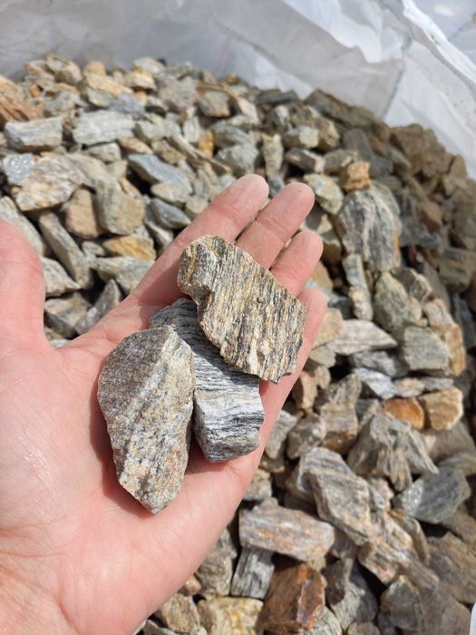 Kora kamienna gnejsowa szaro-brązowa do ogrodu na rabatę TONA dostawa