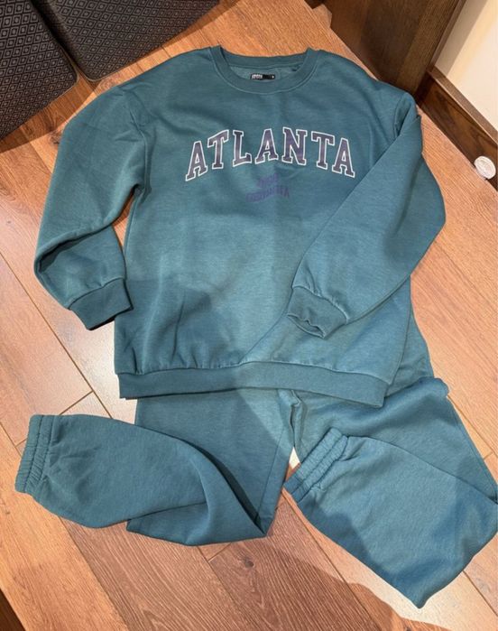 Новий спортивний костюм бренду cropp