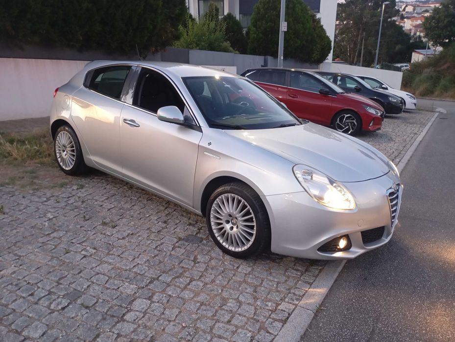 Alfa romeo giulietta 1.6 jtdm ( troco fiat 500)