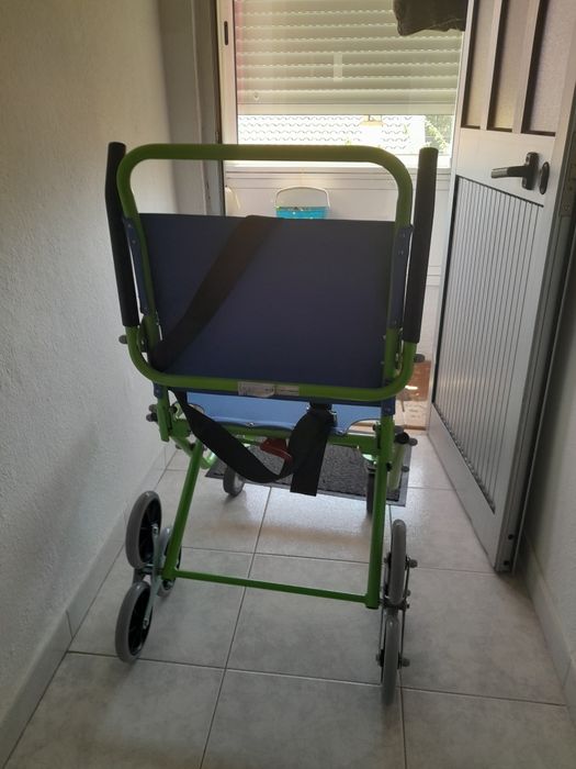 Cadeira auxiliar de escadas