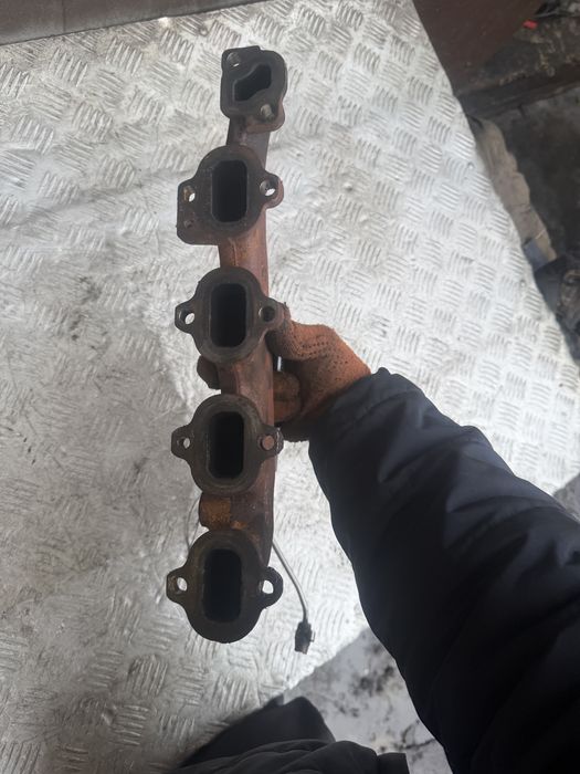 Выпускной коллектор 1.6 DCI Renault Trafic 140045202R