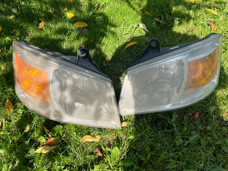 Lampy przód Dodge Grand Caravan 2010