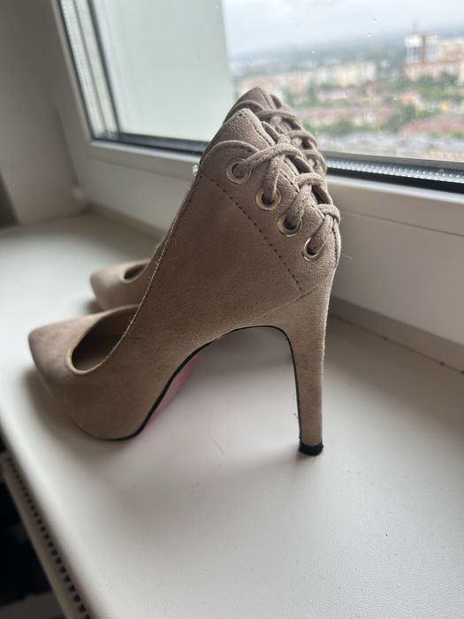 Жіночі лодочки на шпильці 37 розмір