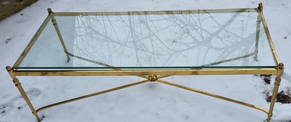 Lawa z szklanym blatem