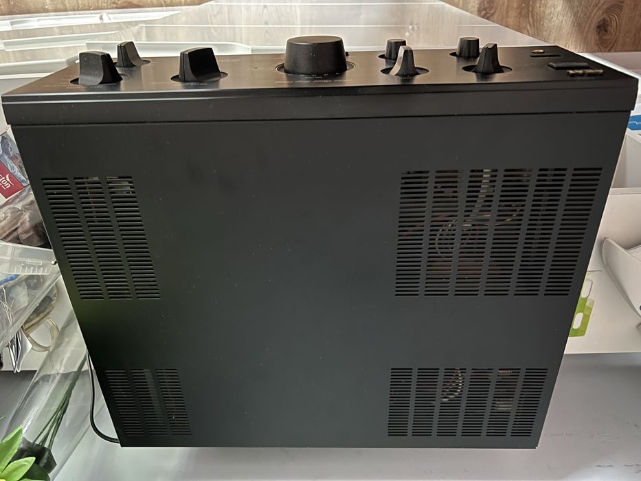 Akai AM 59 z oryginalnym pilotem
