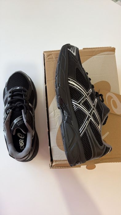 Asics Black Silver