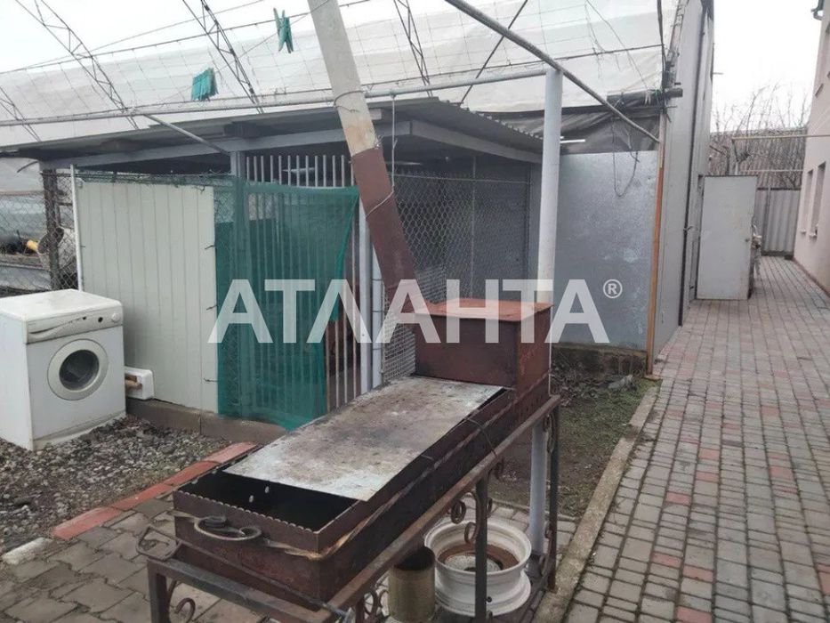 Капитальный дом в пригороде