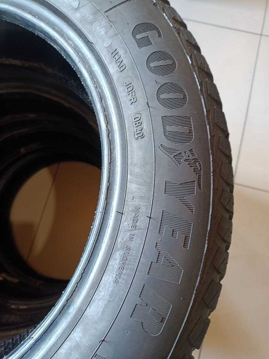 Комплект шин б/у 185/65R15 88V Goodyear Vector 4Seasons Gen-2