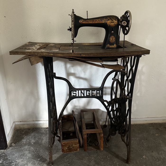 Máquina de costura Singer 128K–série Y5735139 -peça de coleção