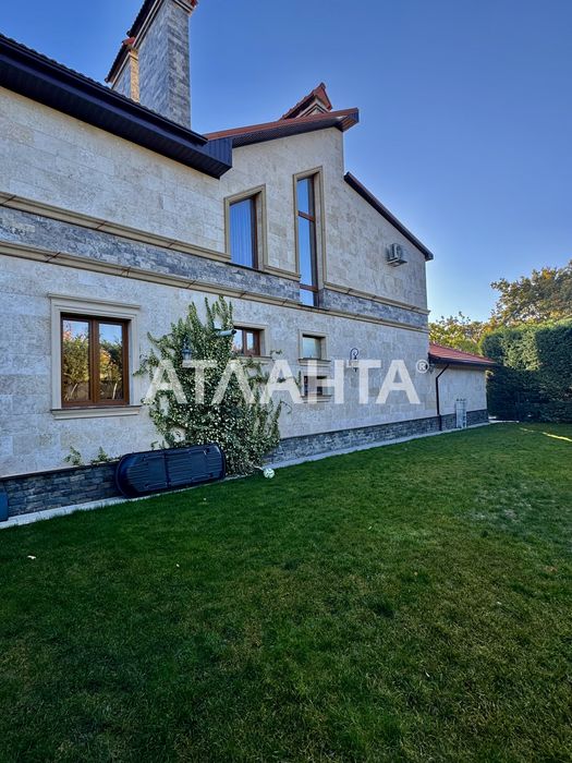 Елітний будинок у Совіньйоні —  життя преміум-класу