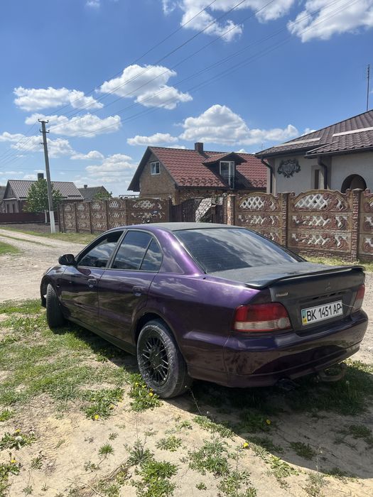 Mitsubishi Galant 8