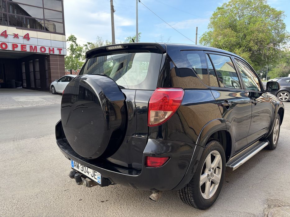 Toyota RAV4 2.2 D-CAT 4x4 МКПП 6-ступ