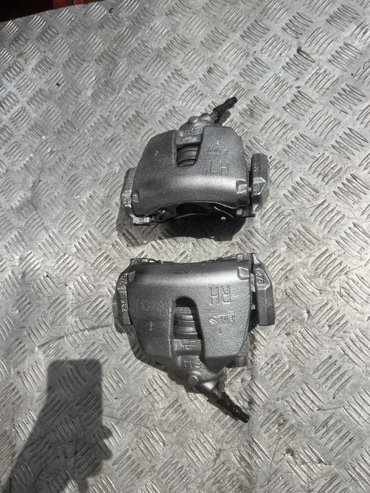 Суппорт передний Форд си мах ford c-max c max год 07