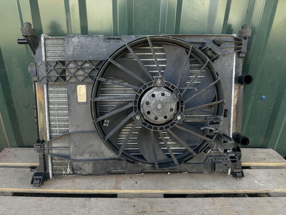 Вентилятор радиатора диффузор Renault Scenic Megane